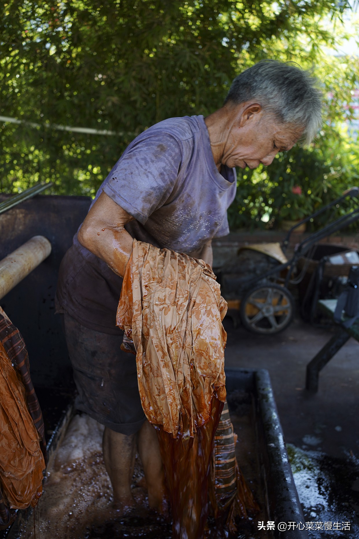 100%的香云纱桑蚕丝套装民国款,穿民国香云纱的女人