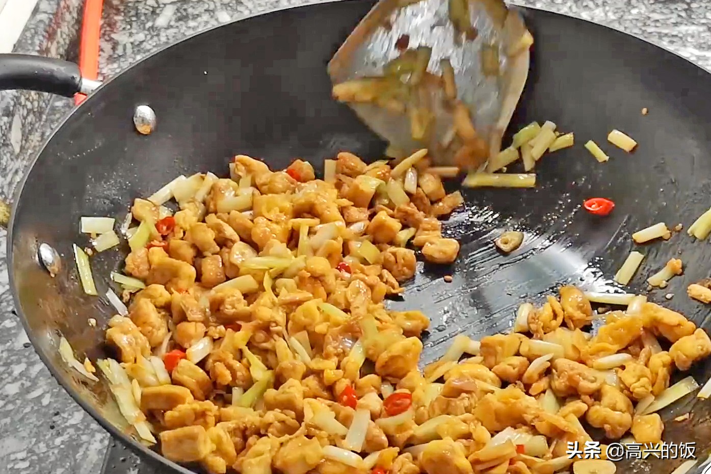 亲自下厨炒几道家常菜美味又卫生,引爆食欲的四道家常菜简单又好吃