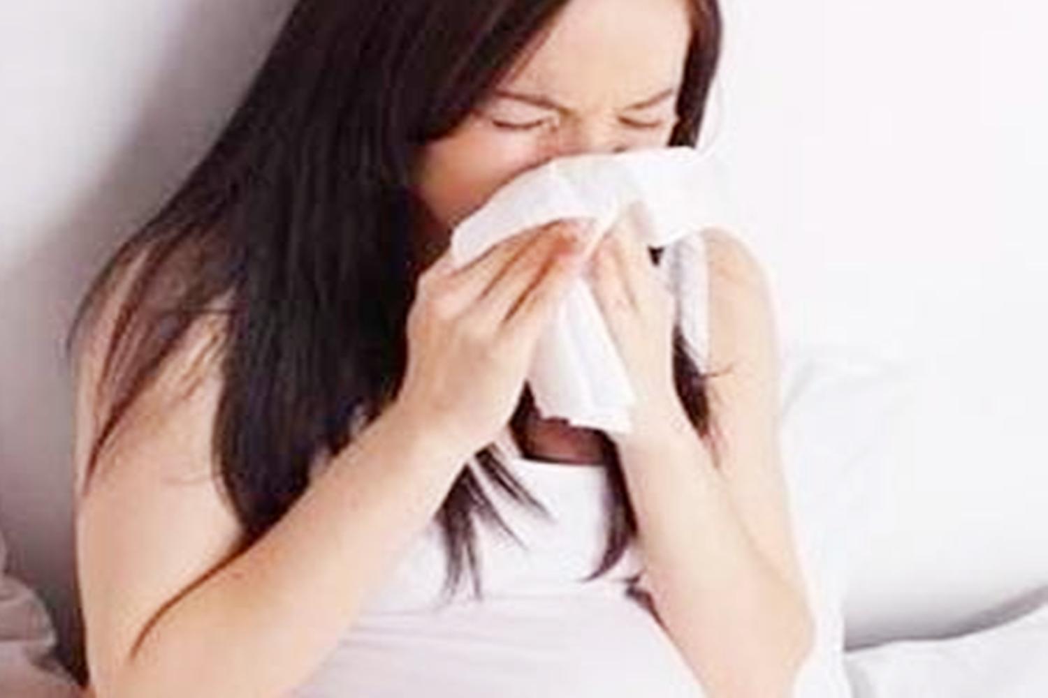 孕妇解决打喷嚏的最佳方法,刚刚怀孕打喷嚏对胎儿有影响吗