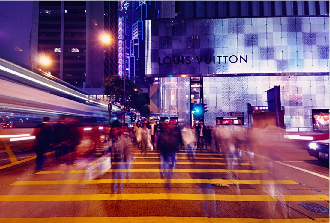 香港人怎么用粤语和普通话说话的 (香港粤语中英夹杂)