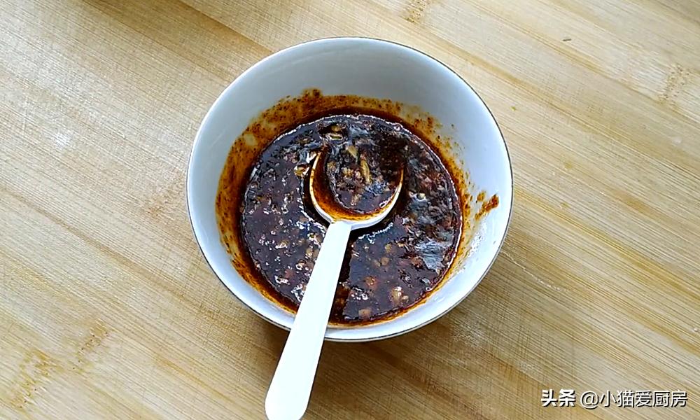 凉拌折耳根，我家经常吃的一道家常菜，美味好吃，下饭解腻