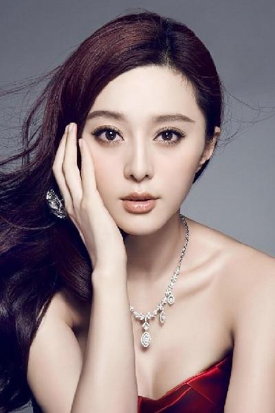 买口红都要选显白的色号 (口红必买色号推荐百搭显白)