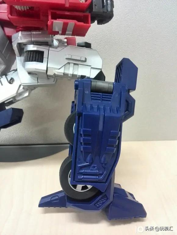 擎天柱电影版ls03玩具,03岁的玩具