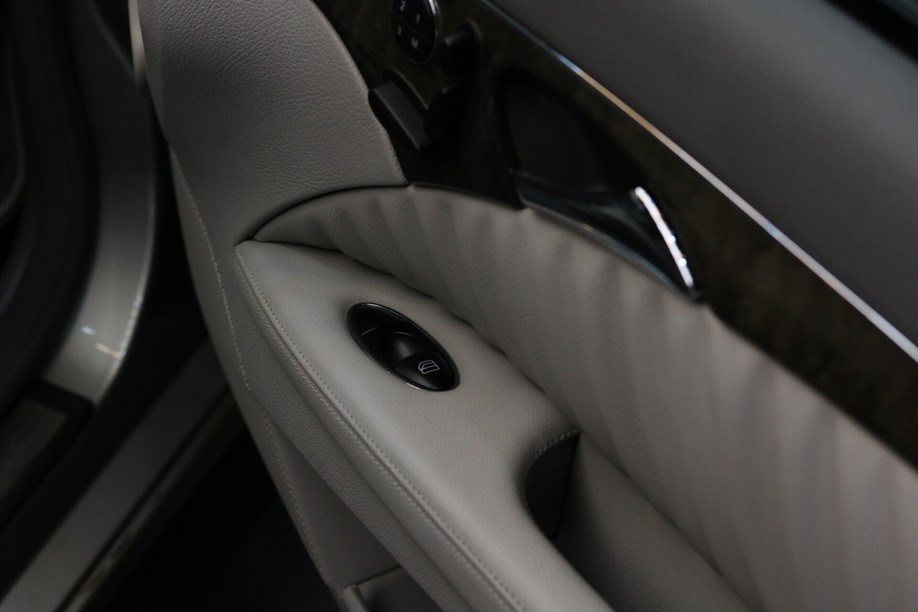 06年四眼奔驰e280多大排量,怪兽修车日记奔驰