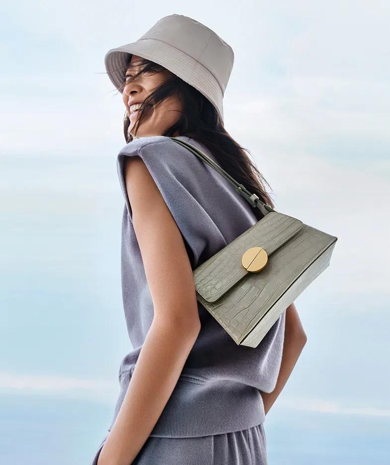 刘雯包包哪款最好,刘雯包包搭配