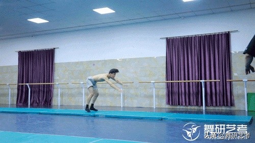 娶舞蹈生为妻是一种什么体验,对象男是舞蹈生是种什么样的体验