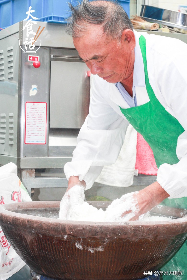 这块只有常州能买到的糕，一年只卖十来天，每天都供不应求