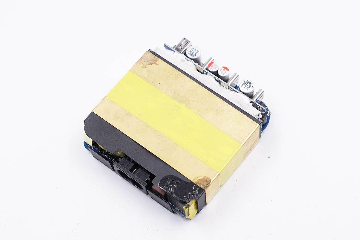 绿联45w双口快充拆解,绿联20瓦双口快充拆解