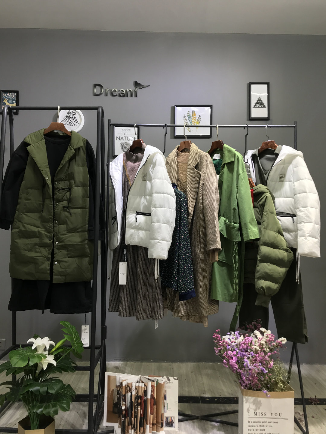 帛兰雅清仓女装尾货批发,帛兰雅春品牌折扣