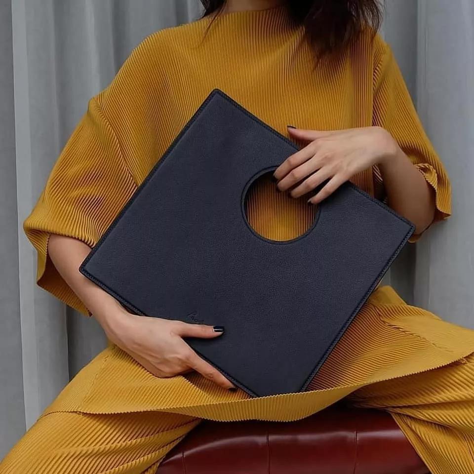 泰国便宜小众潮牌衣服,最近很火的泰国潮牌衣服