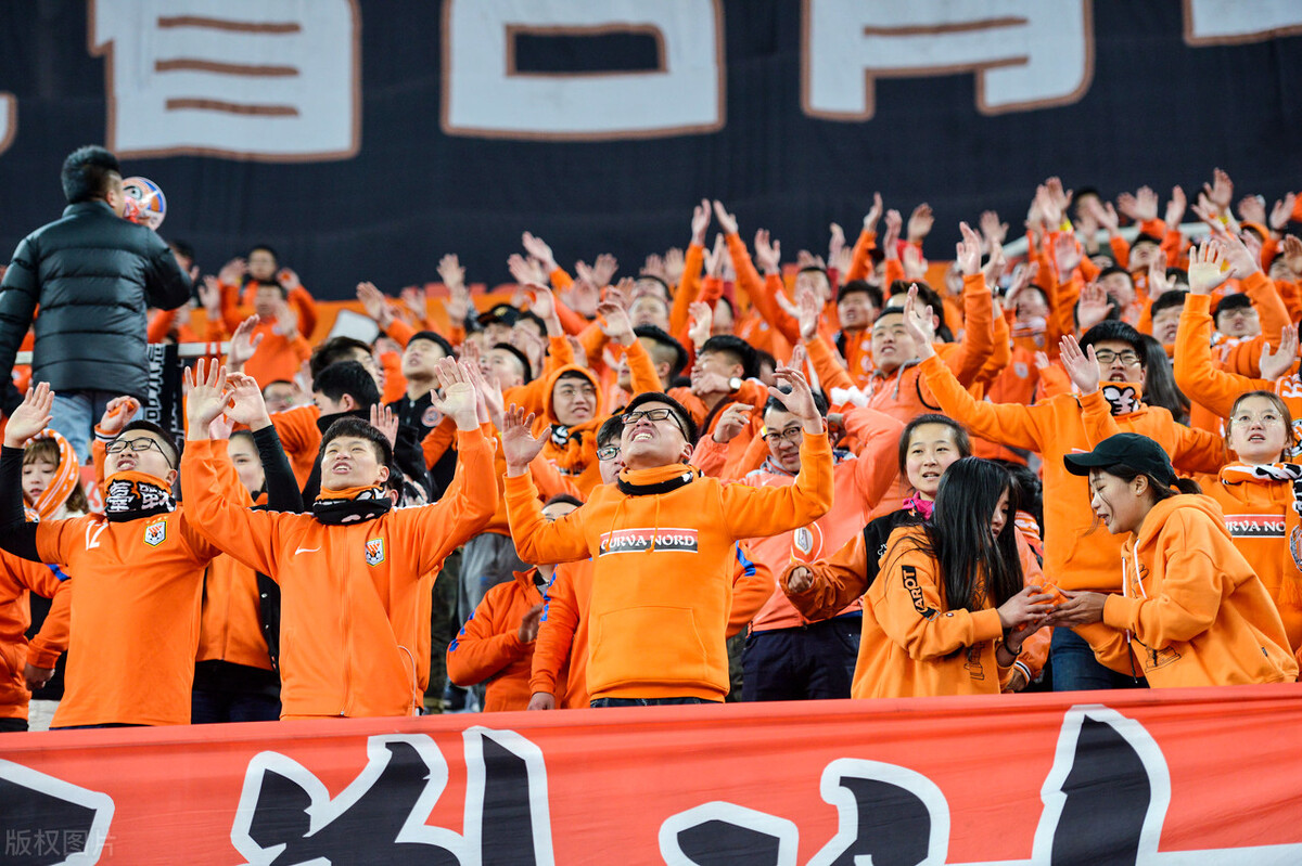 足球俱乐部缺乏职业化管理,足球俱乐部股权改革