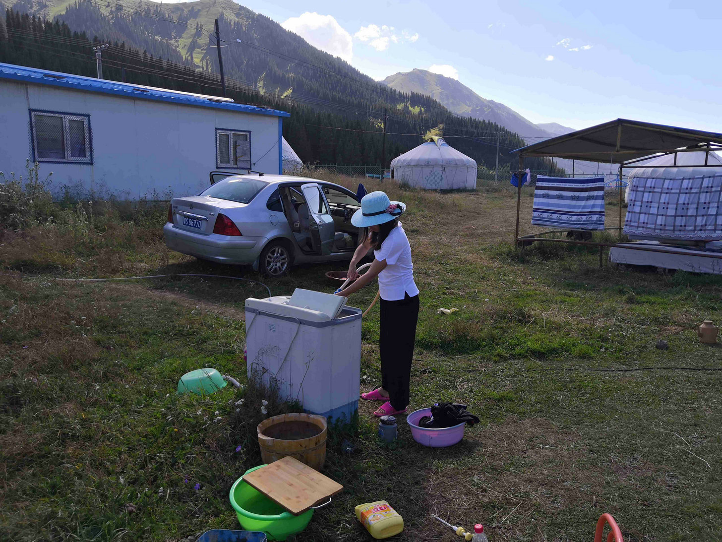 *疆新**蒙古包旅店老板，看他一天的收入多少，一个月就抵我一年工资