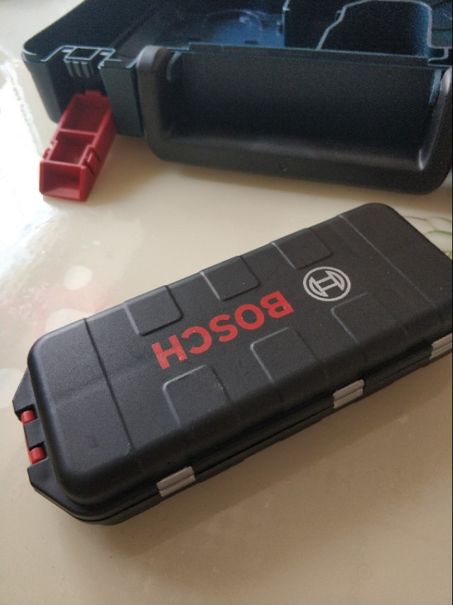 博世gsb12手电钻开关拆解,博世gsb120手电钻电池