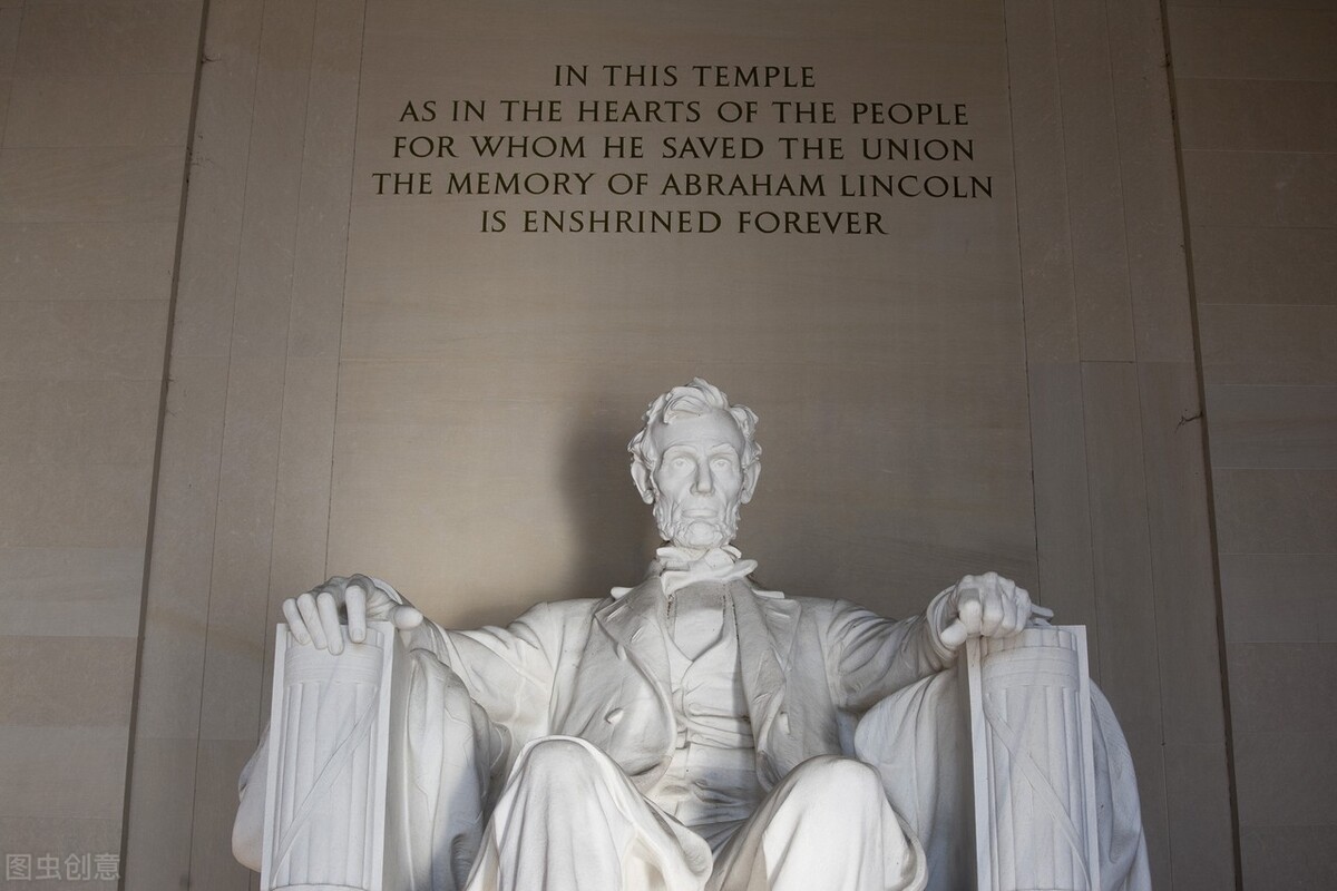 身份低微的采矿工程师,在国外却是炙手可热,甚至当上了总统