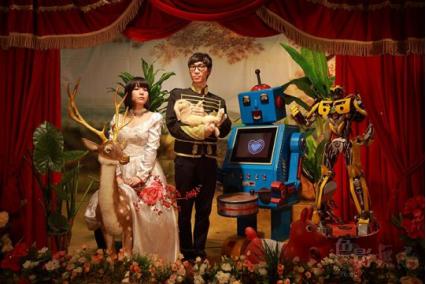 亮了！150对情侣打小不认识，却在这个照相馆里拍成“青梅竹马”