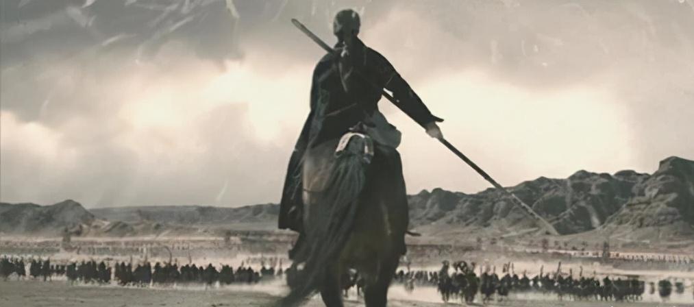 古代打仗第一排的兵明知道要死,古代打仗为什么士兵敢往前面冲