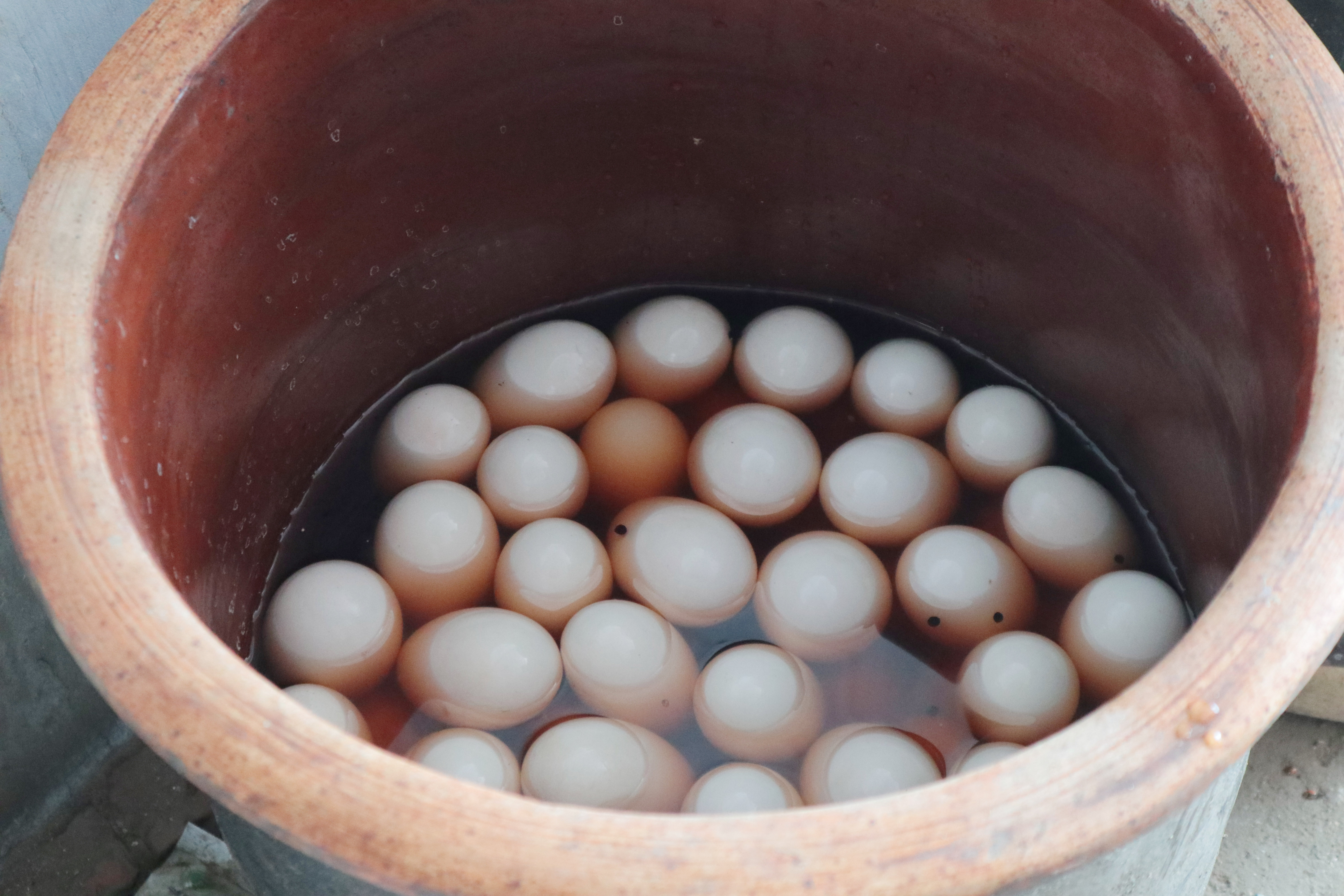 八十岁老人腌鸭蛋配方,80岁姥姥和外甥腌鸡蛋