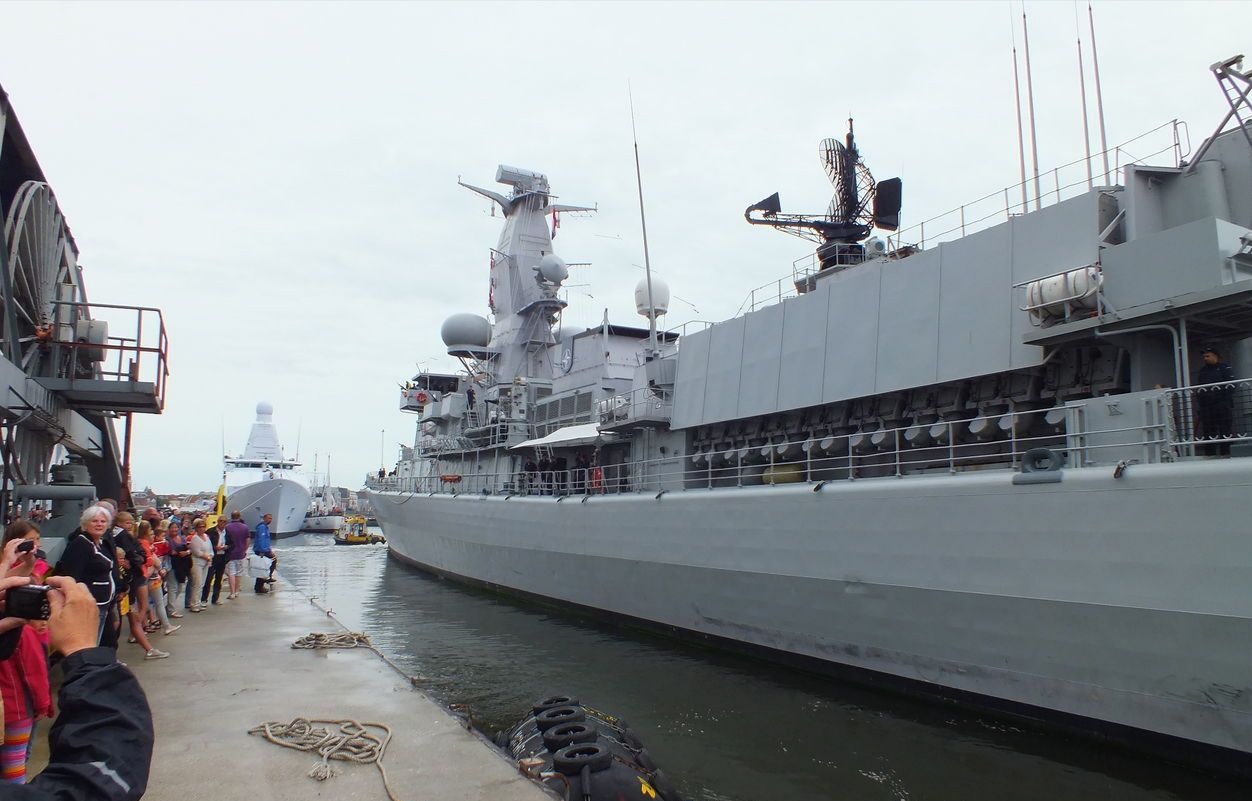 “海上马车夫”的硬核防空舰，荷兰海军卡尔.杜尔曼级护卫舰