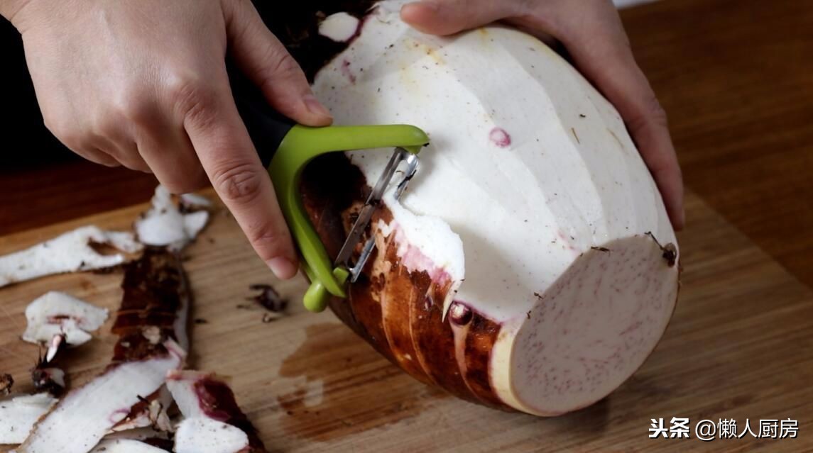 芋头这样做最好吃,一炸二炒两步搞定,外皮酥脆,内里咸香粉糯