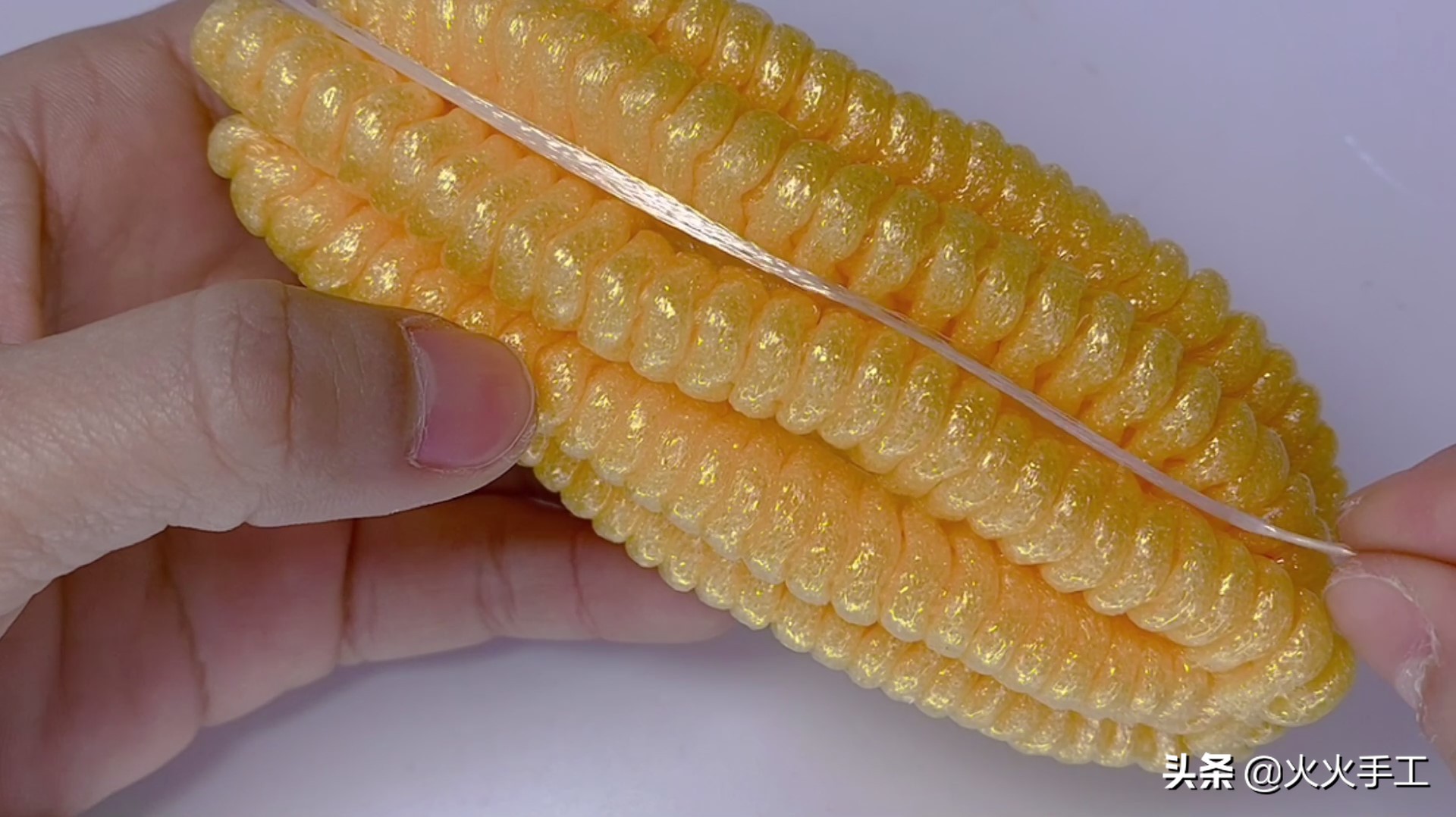 用一个水果网做的玉米简单又方便,快看这是什么