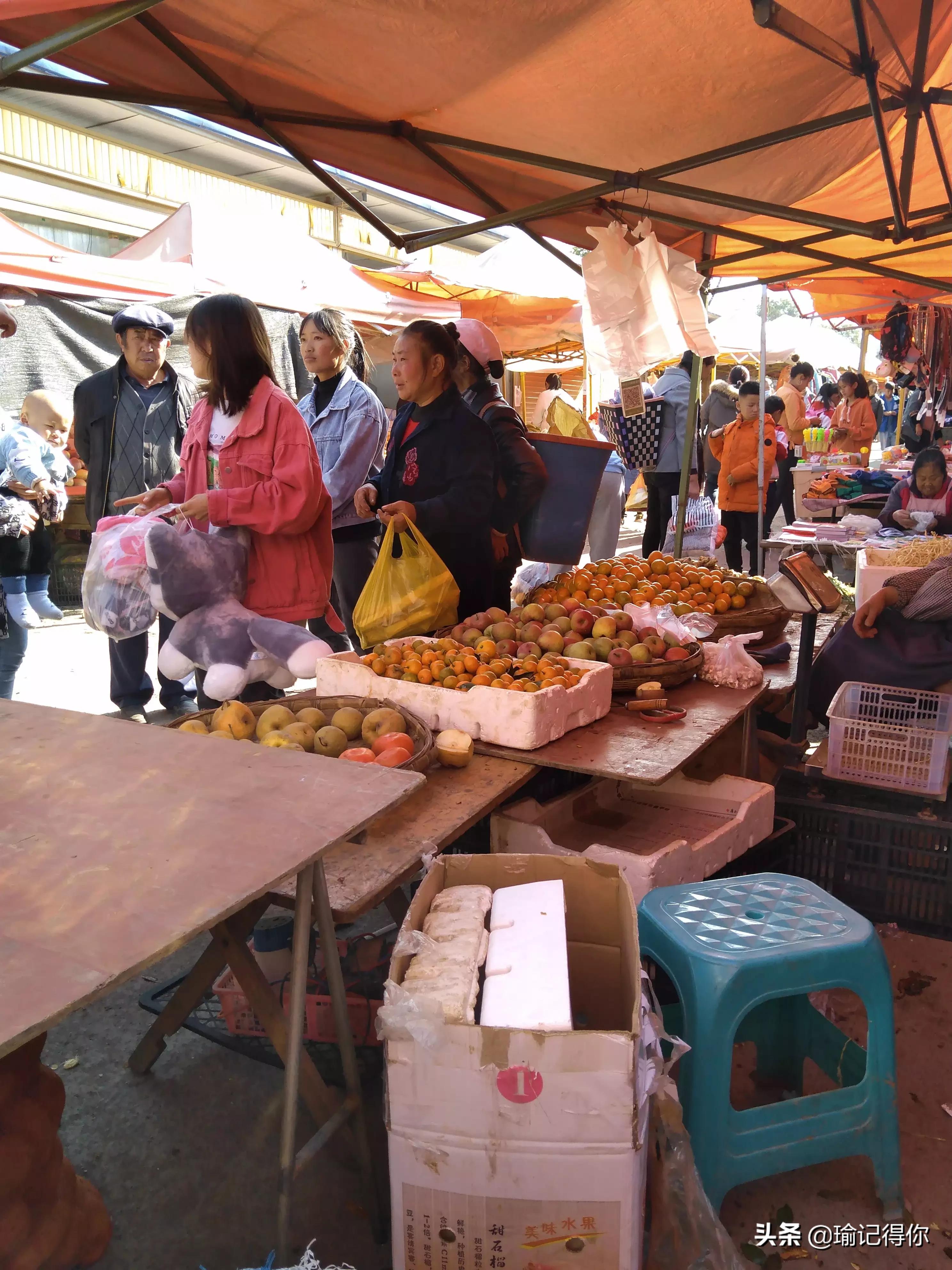 贵州女子街上微信扫码送礼物,手机黑屏,零用钱消失不见