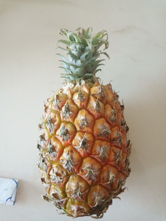 怎么去除菠萝的涩味,菠萝的正确吃法要用盐水泡吗