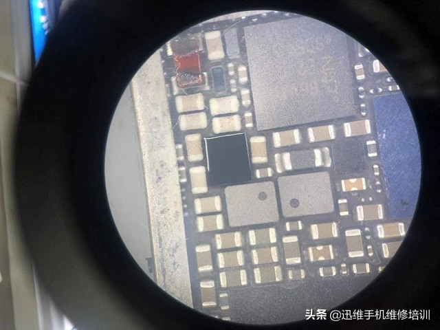 iphone12pro进水黑屏,iphone手机进水没声音怎么办