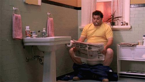 上厕所被水花溅到怎么处理,小便时被马桶水溅到了怎么处理