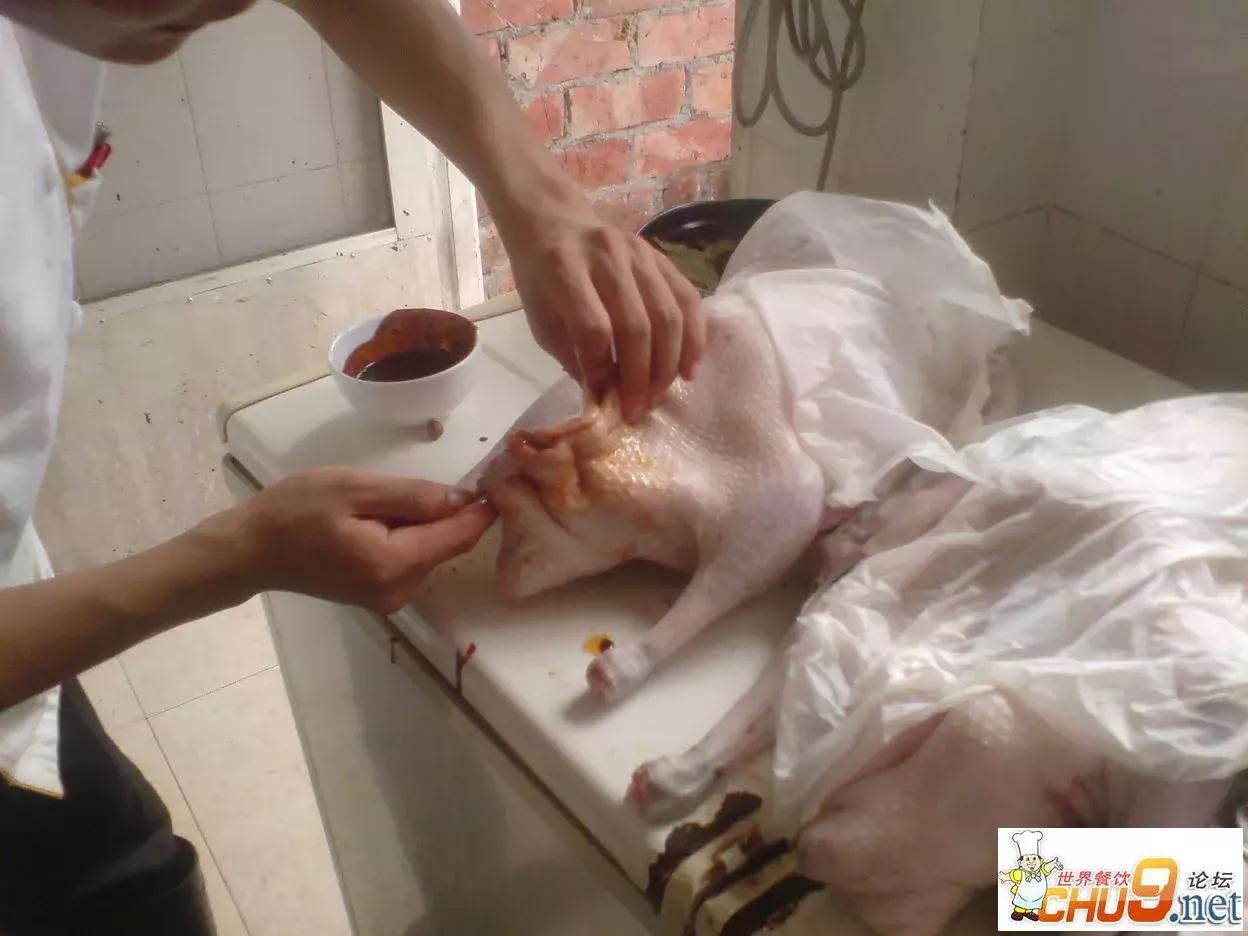 瓦缸烧鹅的做法,正宗瓦缸烧鹅视频
