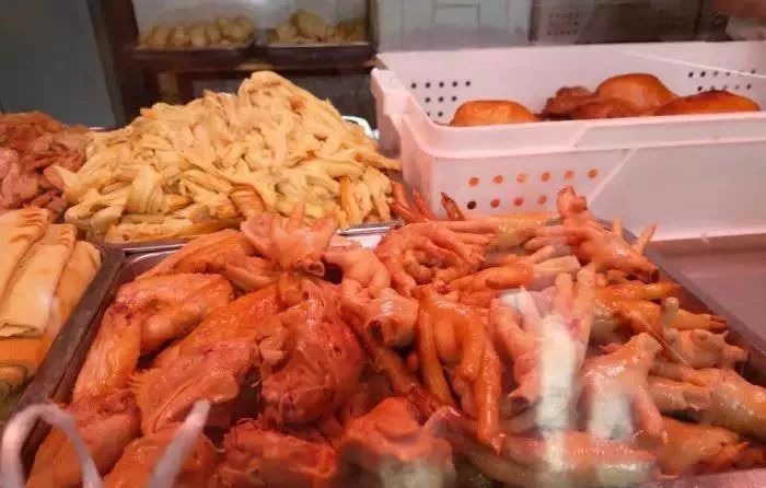 天津好吃的美食一条街晚上,天津中山路美食街