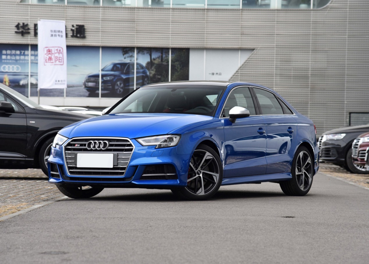 奥迪a3时尚运动版跑高速,很动感的奥迪a3高清素材