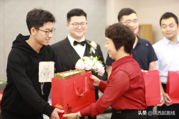 西安教育圈一场“特殊”的婚礼——新娘的“爸爸”是校长