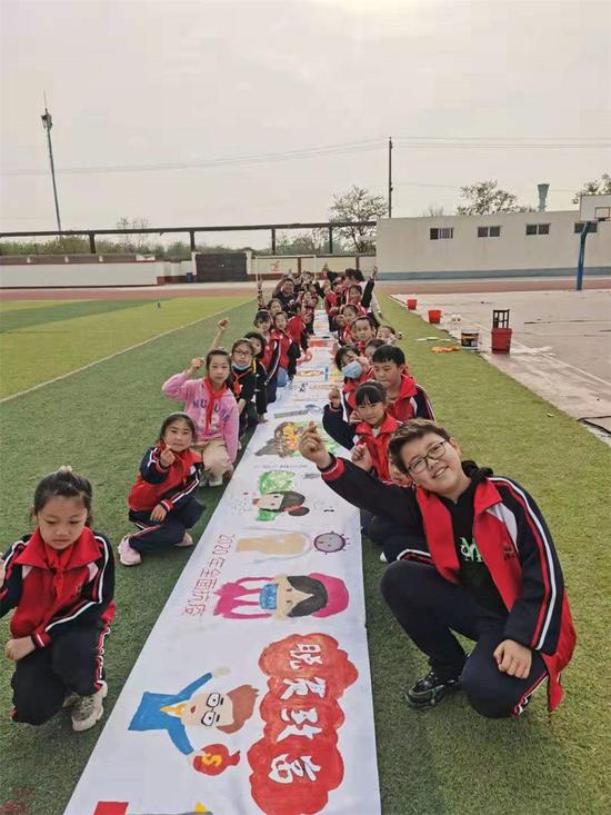 翰墨寄真情丹青颂英烈绘画线稿,翰墨寄真情丹青颂英烈简笔画