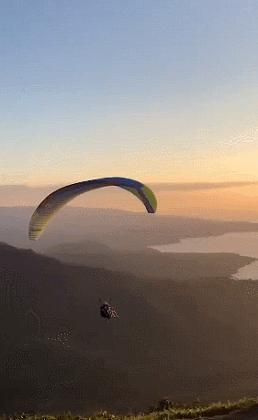 美娜多第一次玩滑翔伞,美娜多滑翔伞在哪里