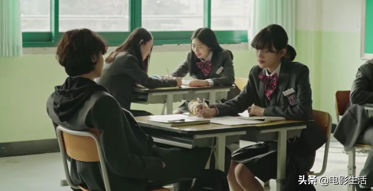 一口气刷完8.4分新韩剧，本来以为是搞笑剧，没想到被洒一波狗粮