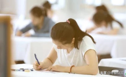 大学生写论文必备的26个免费网站,大学毕业生应该看的书