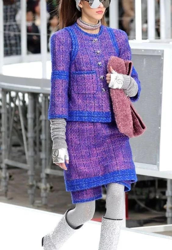 今年流行什么款式的女士大包 (今年流行的超级大包)