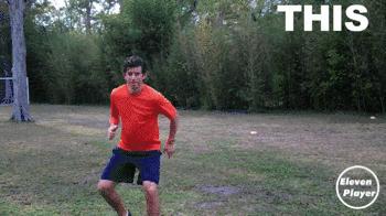 足球技巧可以不伤人但危险度很高,足球比赛进球的小技巧谁也防不住