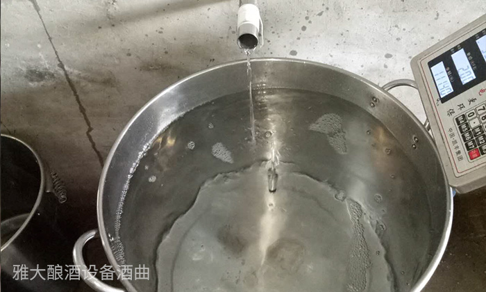 全自动酿酒设备使用方法,全自动小型酿酒设备蒸酒全过程