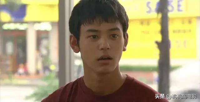 浜斾釜鎵戞按鐨勫皯骞存渶鍚庝竴娈佃瘽,浜斾釜鎵戞按鐨勫皯骞存瓕鏇茶皝鍞辩殑