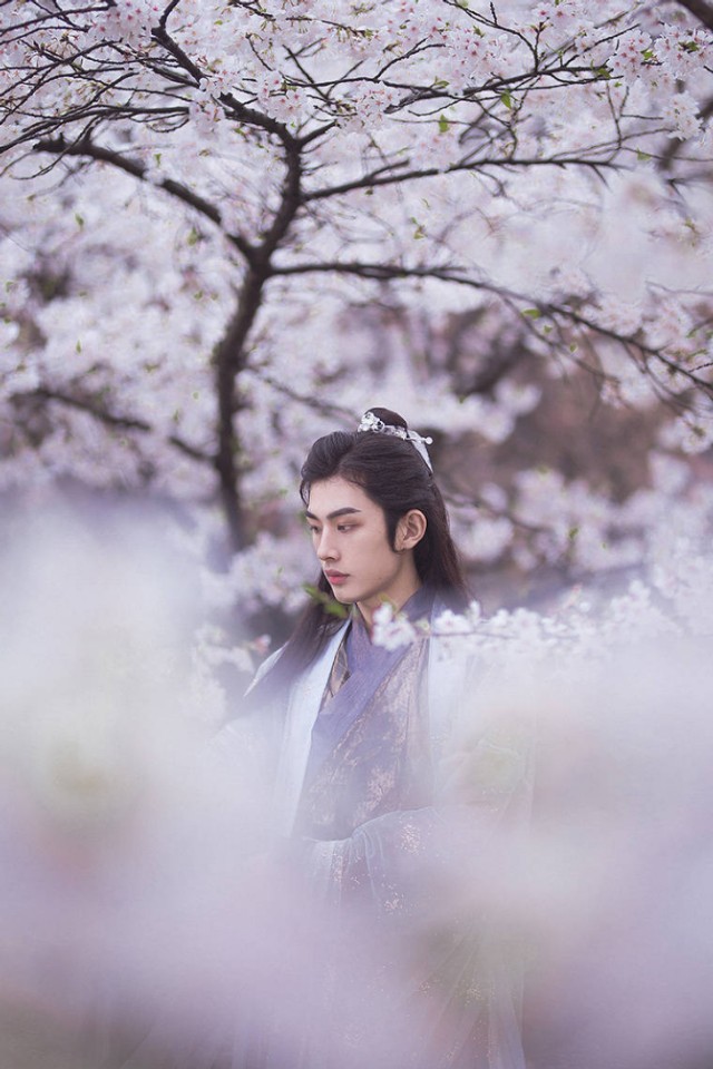 吟风·《词作》九首:冷月苍苍,幽思漫漫,闲步茫然难语