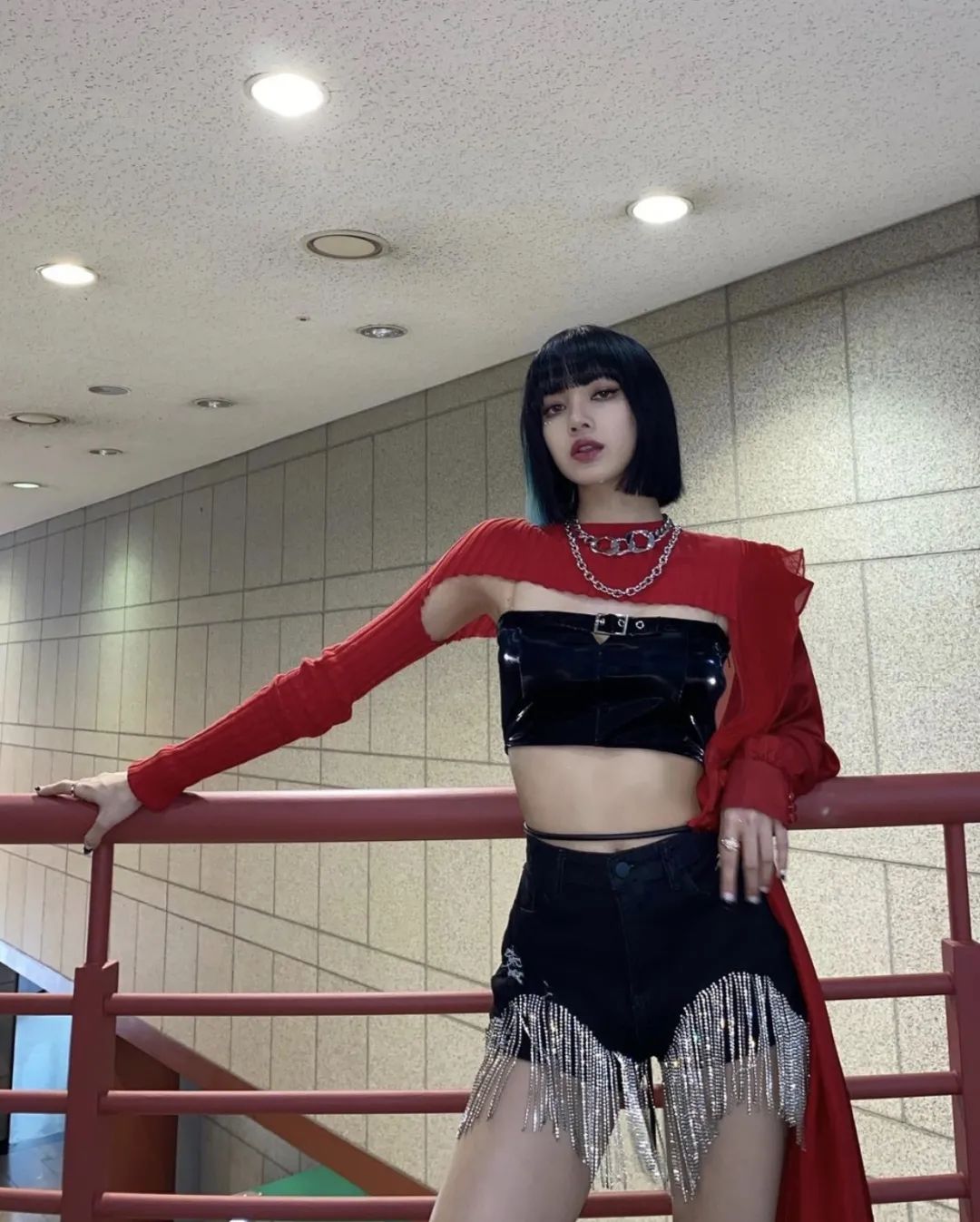 袖套毛衣时尚,最近很火的袖套毛衣蓝色