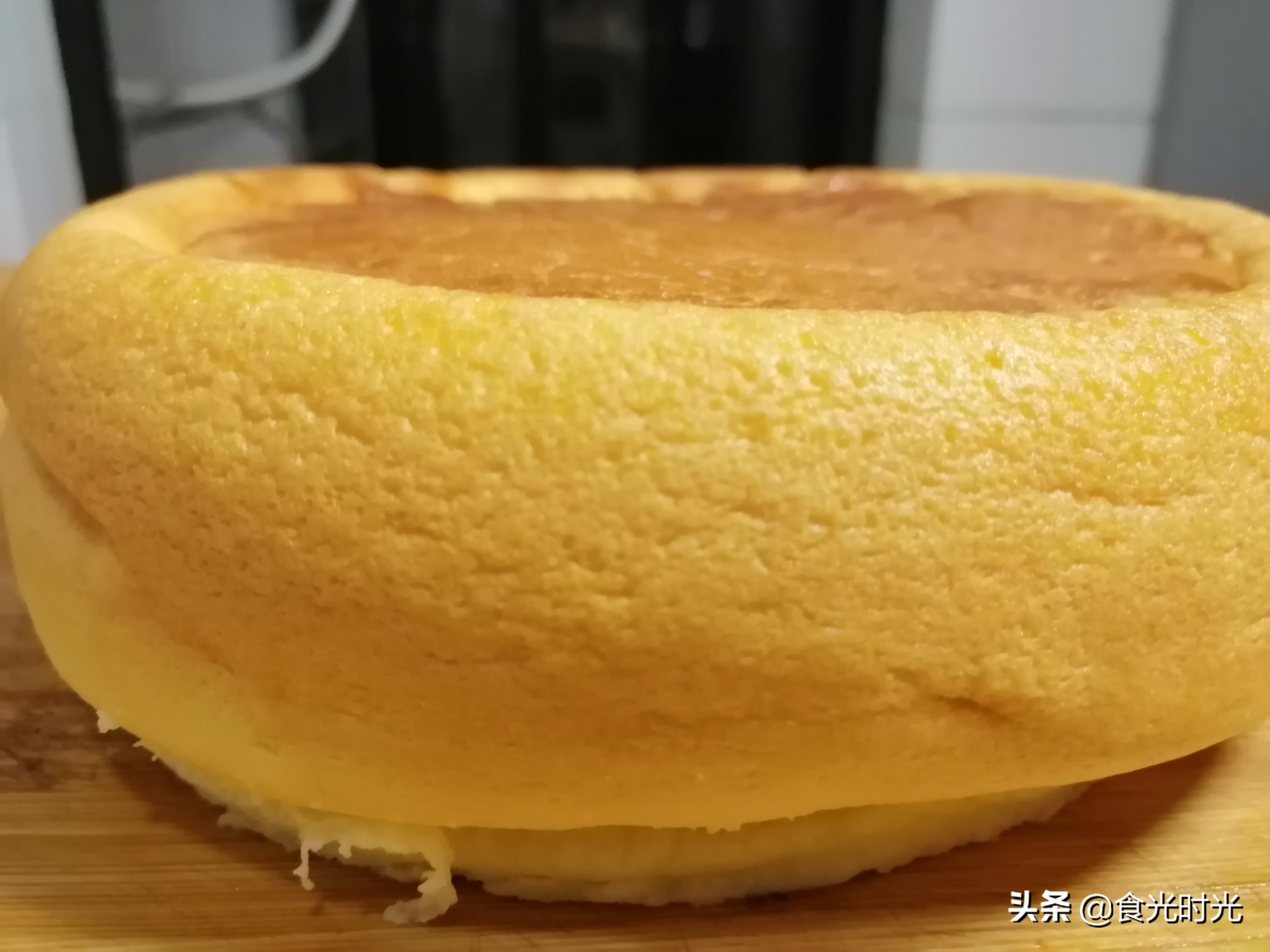 做蛋糕蛋清手动打发视频教程,没有打蛋器怎么打发鸡蛋做蛋糕