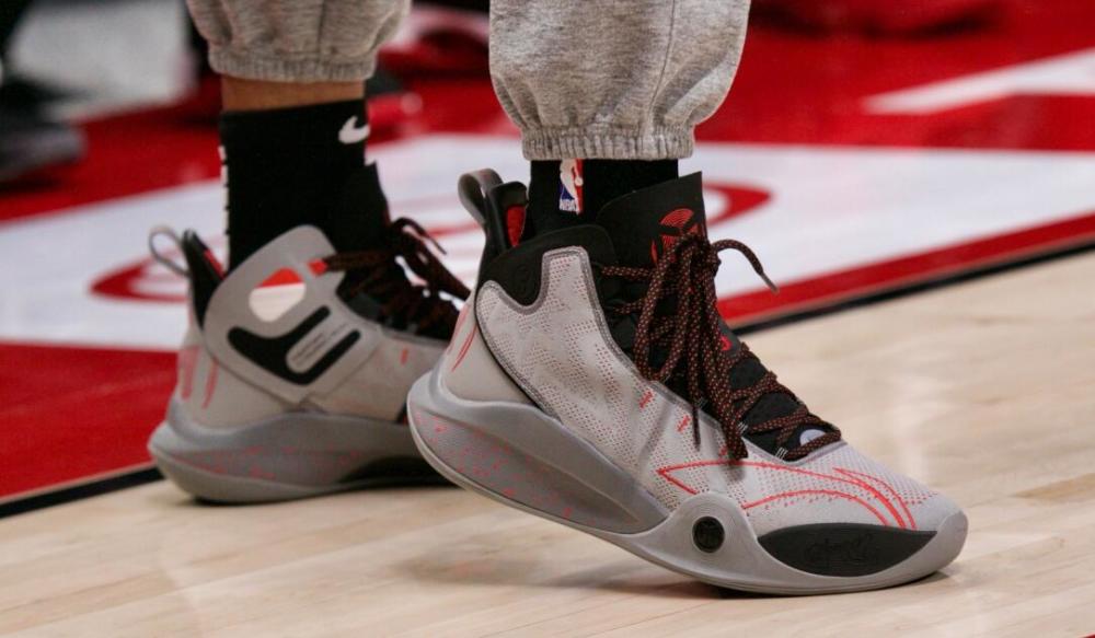 CJ1代终于要来了，新款板鞋时尚度满分，李宁这波新品太诱人