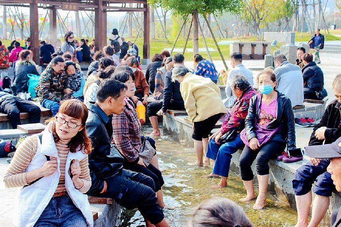 汤山温泉度假好去处,汤山有免费温泉泡脚吗