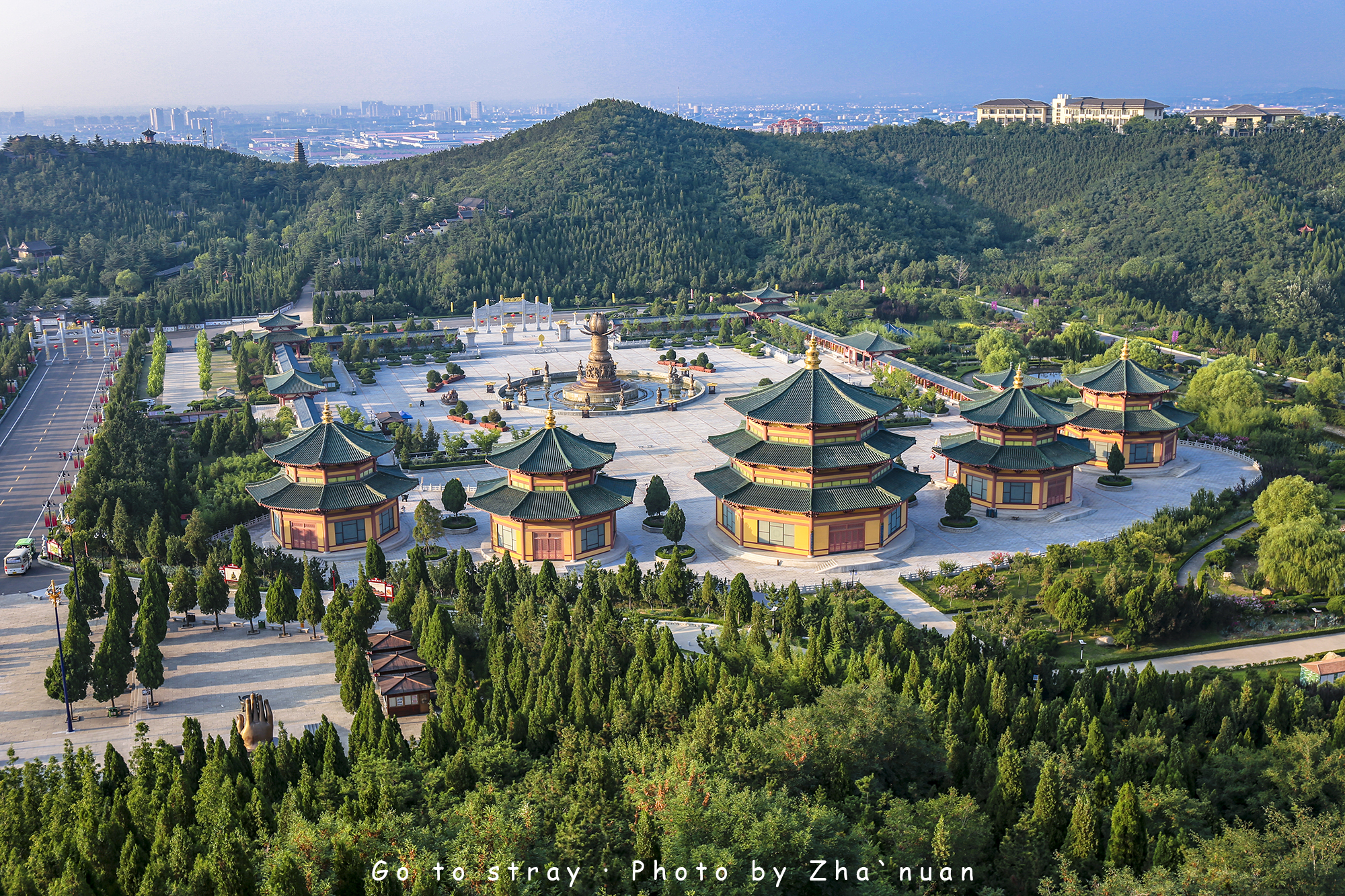 烟台世界第一大锡青铜坐佛,世界最大的锡青铜坐佛