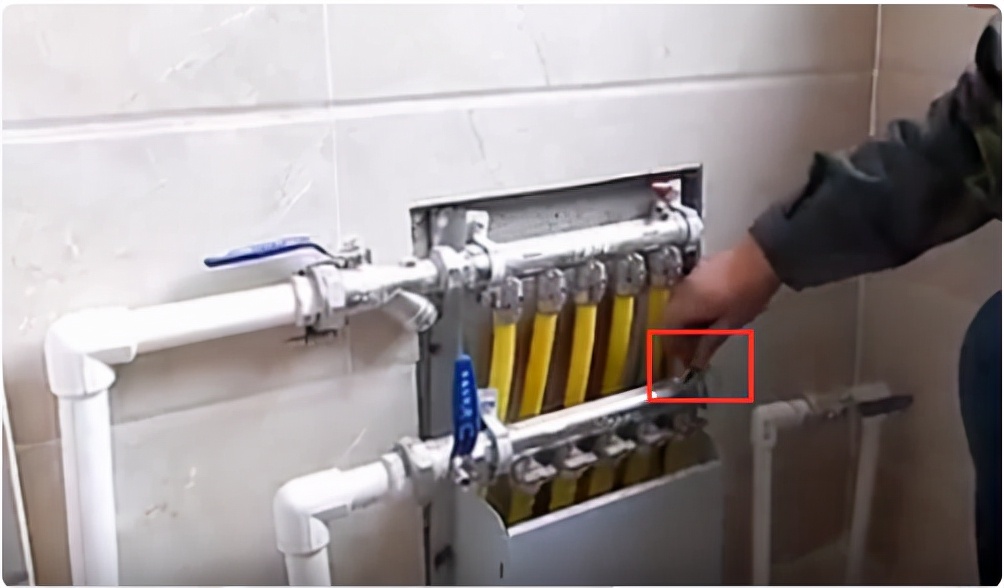 顶楼地暖老是有气咋办,如何判断地暖有没有气