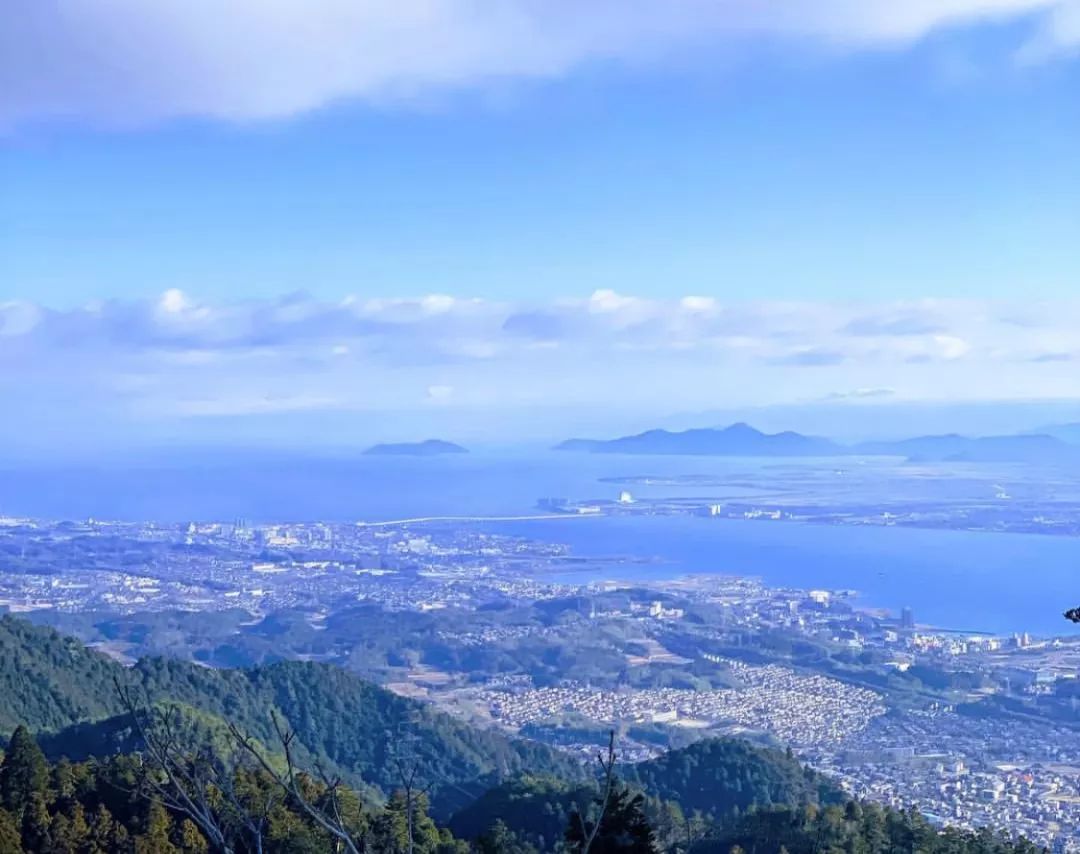 看惯了千篇一律,看惯了千篇一律的风景