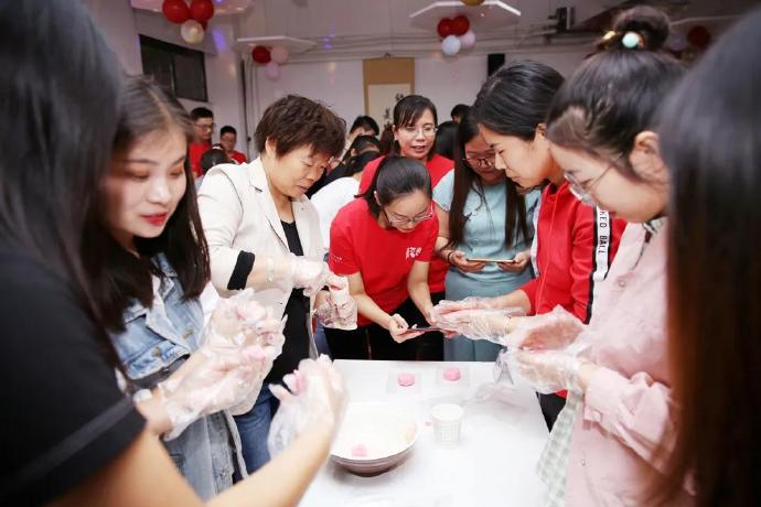 当生日遇上中秋，万茗堂生日节又会碰撞怎样的火花？