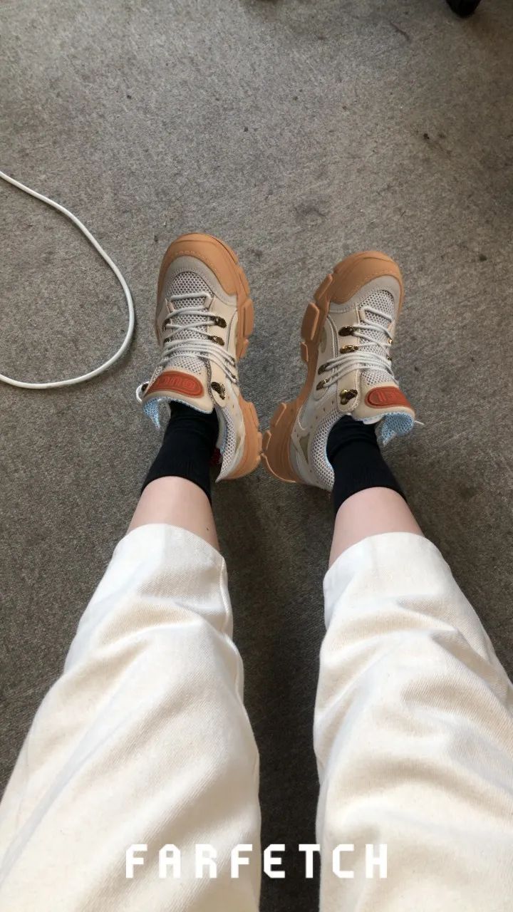 好久不逛实体店了出来试衣服,不去实体店试衣服